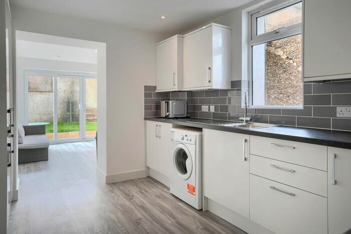 2 Bedroom Flat To Rent In Eastern Road, Brighton BN2