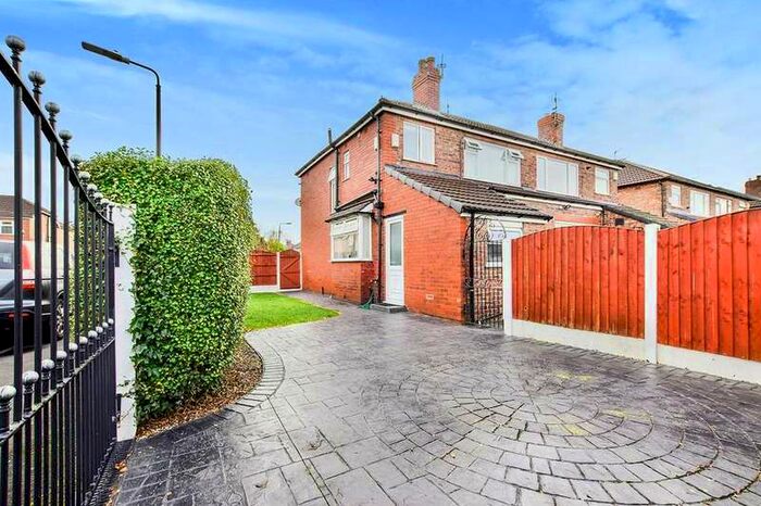 3 Bedroom Semi-Detached House To Rent In Riddings Road, Timperley, Altrincham, Greater Manchester, WA15