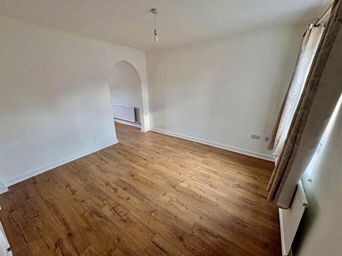 2 Bedroom House To Rent In Alveston Close, Westlea, Swindon, SN5