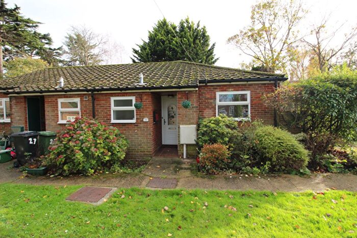 1 Bedroom Semi Detached Bungalow For Sale In Elmwood Close, Ewell, KT17