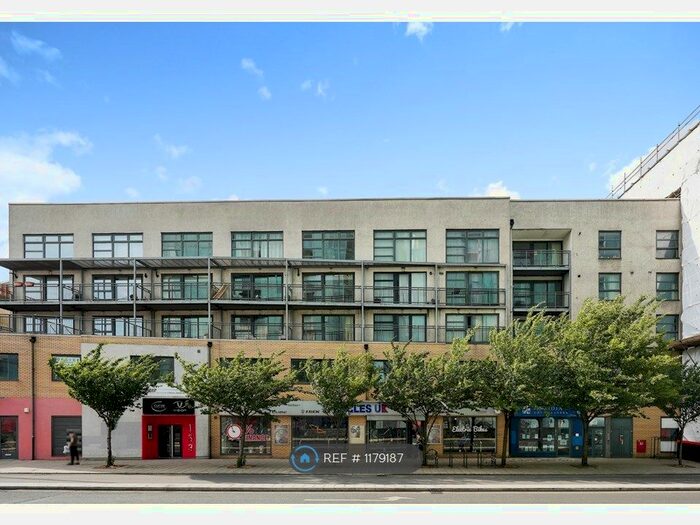 4 Bedroom Flat To Rent In Meridian Point, London, SE8