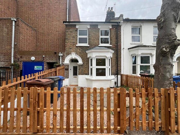 2 Bedroom Terraced House To Rent In Quarry Hill, Grays, RM17