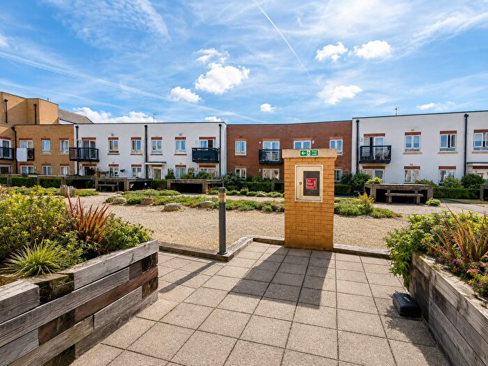 1 Bedroom Flat For Sale In Featherstone Court, Featherstone Road, Southall, UB2