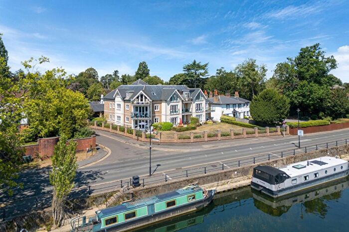 3 Bedroom Flat For Sale In Longworth Drive, Maidenhead, Berkshire, SL6