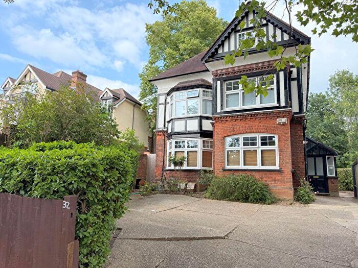 2 Bedroom Apartment To Rent In The Avenue, Hatch End, HA5