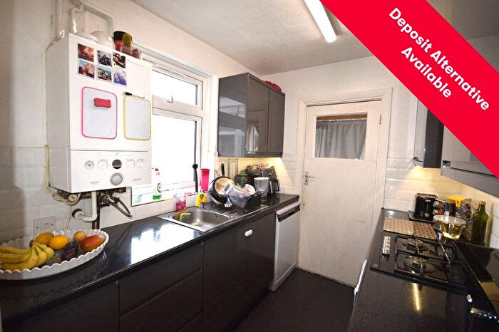 3 Bedroom Maisonette To Rent In Dorset Road, Mitcham, CR4