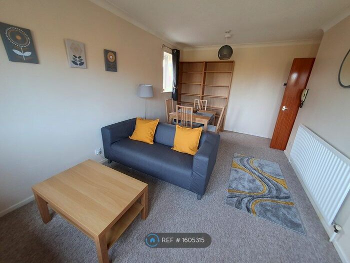 2 Bedroom Flat To Rent In Windmill Court, Newcastle Upon Tyne, NE2
