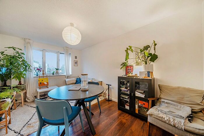 1 Bedroom Flat For Sale In Baildon Street, London, SE8
