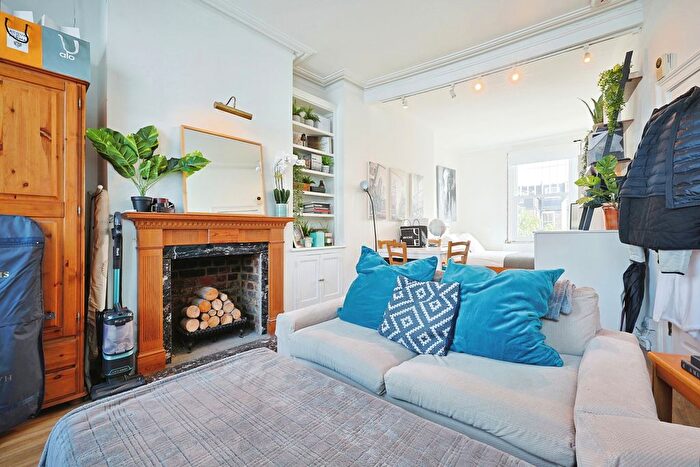 1 Bedroom Studio To Rent In New Kings Road, London, SW6