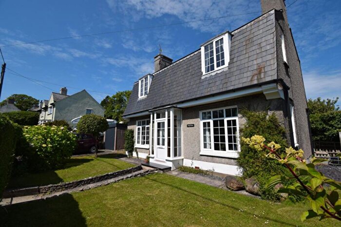 3 Bedroom Detached House For Sale In Caernarfon Road, Criccieth, LL52