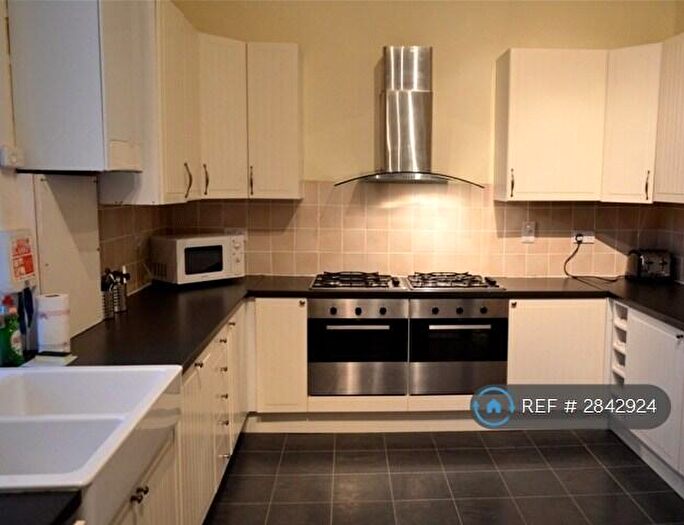 7 Bedroom Flat To Rent In Clifton Terrace, Edinburgh, EH12
