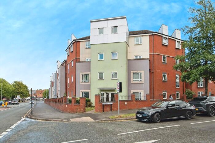 2 Bedroom Flat For Sale In Kinsey Road, Smethwick, B66