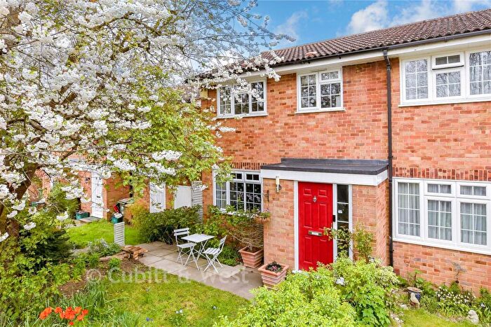 3 Bedroom Terraced House For Sale In Frampton Close, Sutton, Surrey, SM2