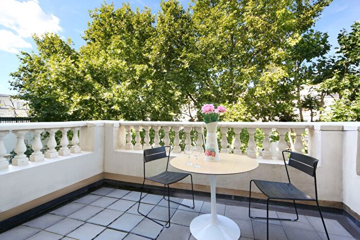 1 Bedroom Flat For Sale In Craven Hill Gardens, Bayswater, W2