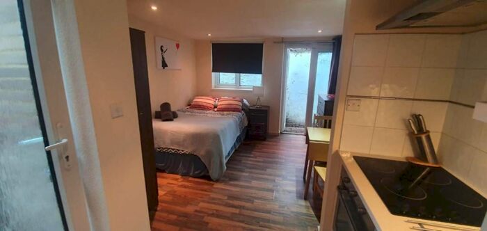 Studio To Rent In Ash Grove, London, NW2