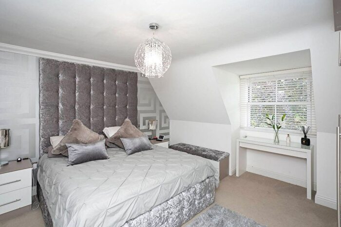 3 Bedroom Flat To Rent In Hempstead Road, Watford, Watford, WD17