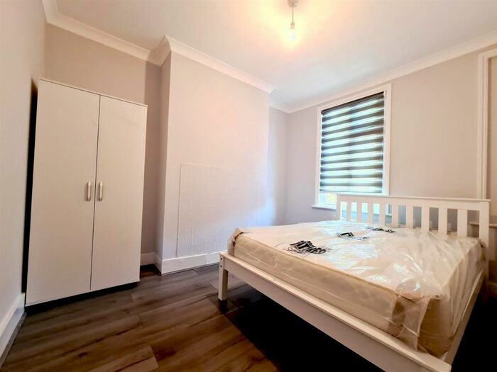 4 Bedroom Property To Rent In Durban Road, Haringey, London, N17