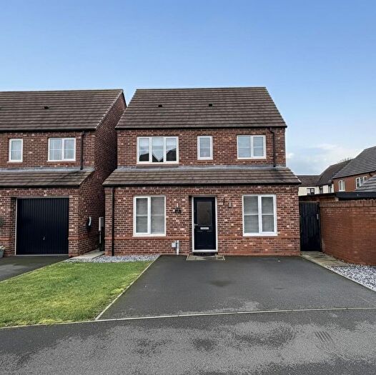 3 Bedroom Detached House For Sale In Reapers Close, Weddington, CV10