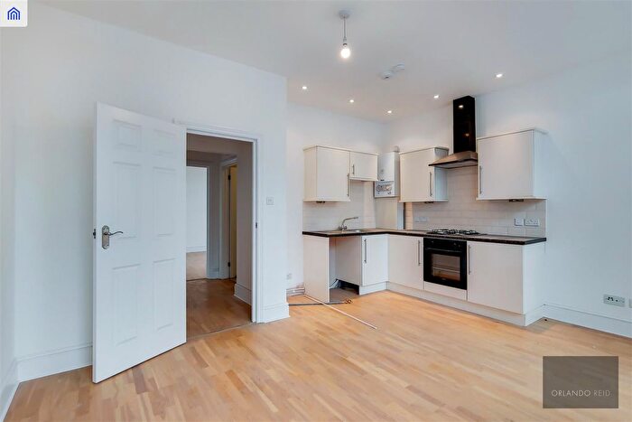 3 Bedroom Flat To Rent In Pensbury Place, London, SW8
