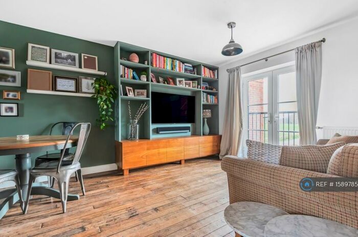 2 Bedroom Maisonette To Rent In Jellicoe Drive, Sarisbury Green, Southampton, SO31