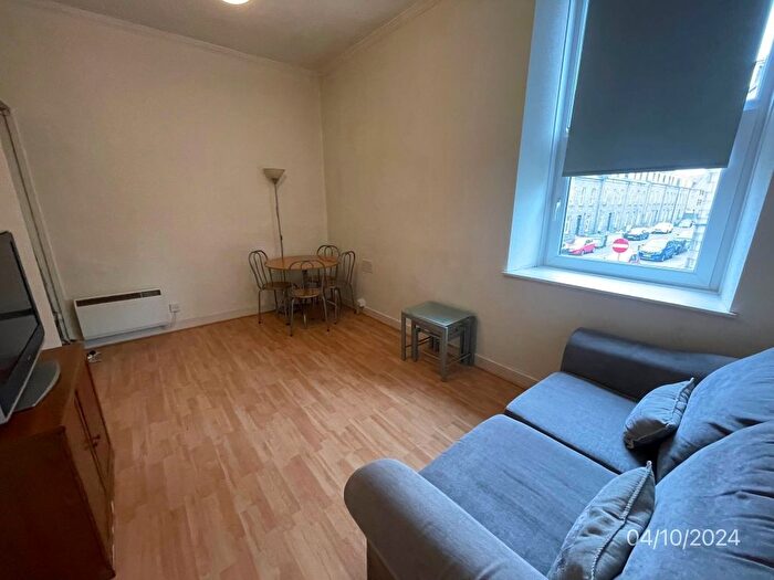1 Bedroom Flat To Rent In Claremont Street, First Floor Right, Aberdeen, Aberdeenshire, AB10