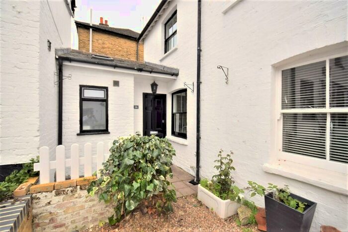 2 Bedroom Cottage To Rent In Mill Place, BR7