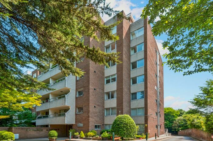 2 Bedroom Flat To Rent In Putney Hill, London, SW15