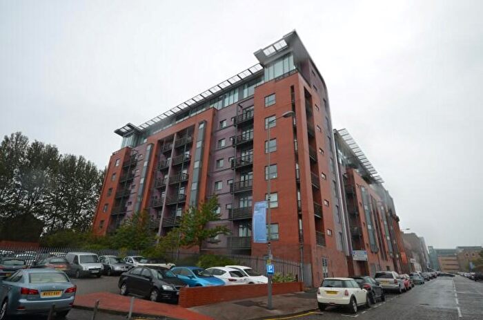 2 Bedroom Apartment To Rent In Pall Mall, L3