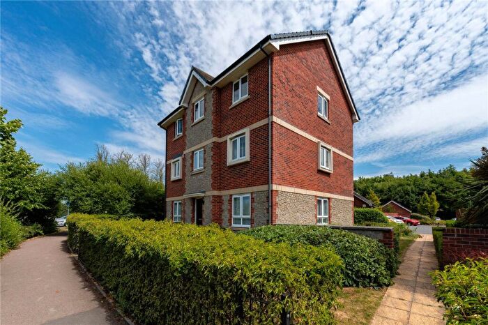 2 Bedroom Flat For Sale In Edmett Way, Maidstone, ME17