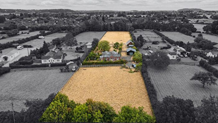 3 Bedroom Detached Bungalow For Sale In Ledbury Road Crescent, Staunton, Gloucester, GL19