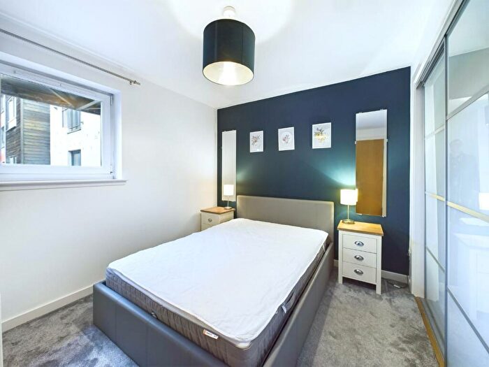 1 Bedroom Flat To Rent In Salamander Court, The Shore, Edinburgh, EH6