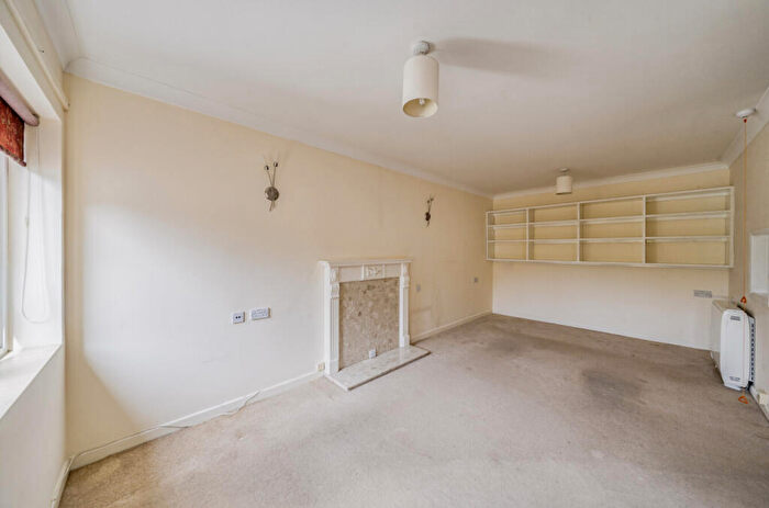 1 Bedroom Apartment For Sale In London Road, Headington, OX3