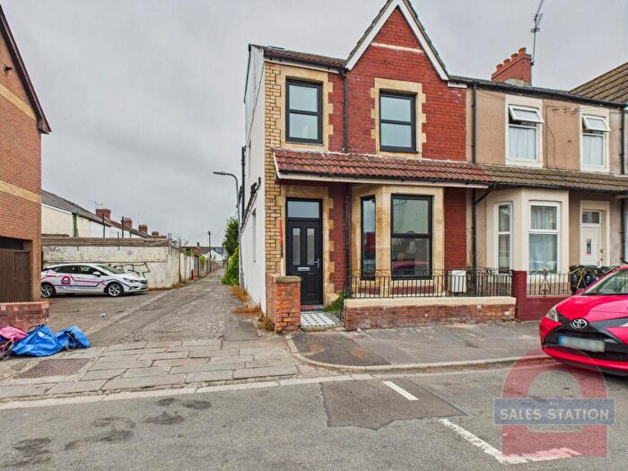 2 Bedroom Apartment For Sale In York Street, Cardiff, CF5