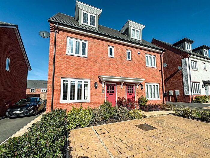 3 Bedroom Property For Sale In Lewis Way, Congleton, CW12