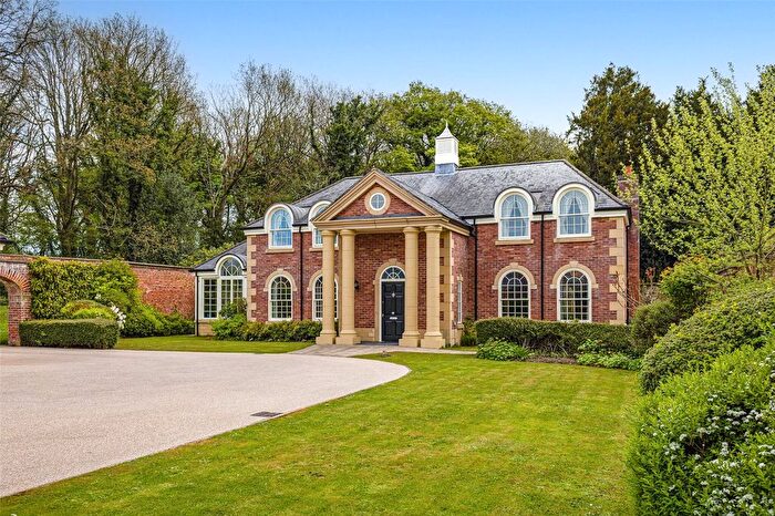 4 Bedroom Detached House For Sale In Wynnstay Hall Estate, Ruabon, Wrexham, LL14