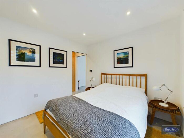 1 Bedroom Ground Maisonette To Rent In Whittington Road, Bounds Green, London, N22