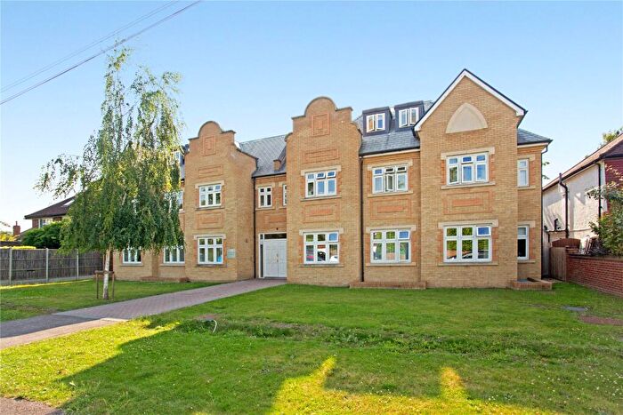 2 Bedroom Flat To Rent In Ember Lane, Esher, Surrey, KT10