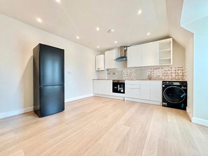 1 Bedroom Apartment To Rent In Peckham High Street, London, SE15