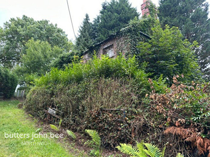 3 Bedroom Property For Sale In Cuddington Lane, Northwich, CW8