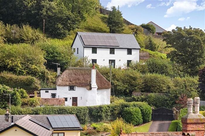 3 Bedroom Detached House For Sale In Forches Hill, Stokeinteignhead, TQ12