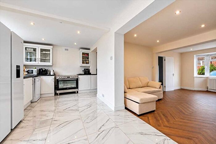 4 Bedroom Semi-Detached House For Sale In Valley Road, Harwich, CO12