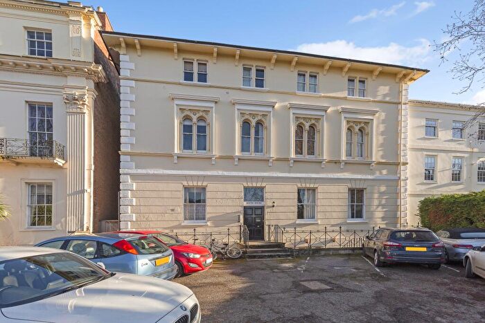 2 Bedroom Flat For Sale In Bath Road, Cheltenham, GL53