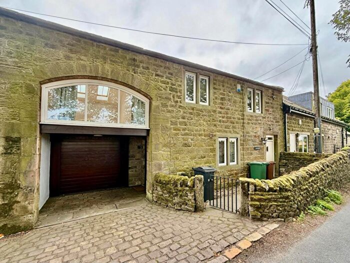 3 Bedroom End Of Terrace House To Rent In Carlton Lane, Yeadon, Leeds, West Yorkshire, LS19