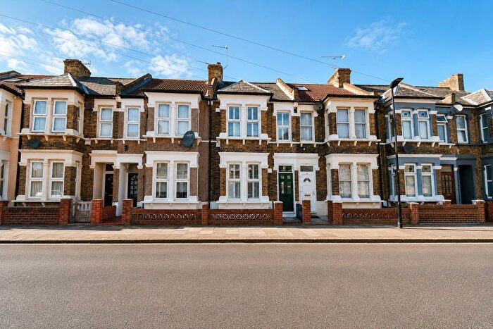 3 Bedroom Terraced House For Sale In Chandler Avenue, London, E16