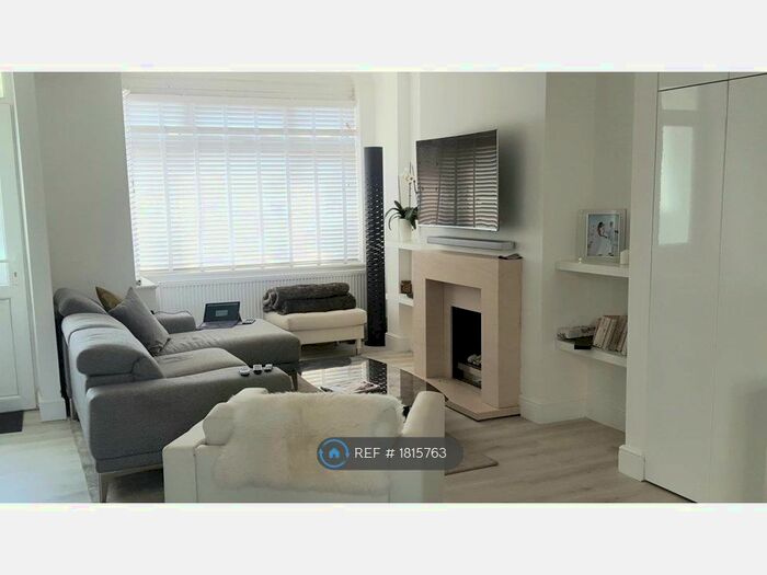 3 Bedroom Terraced House To Rent In Cedar Road, London, CR0