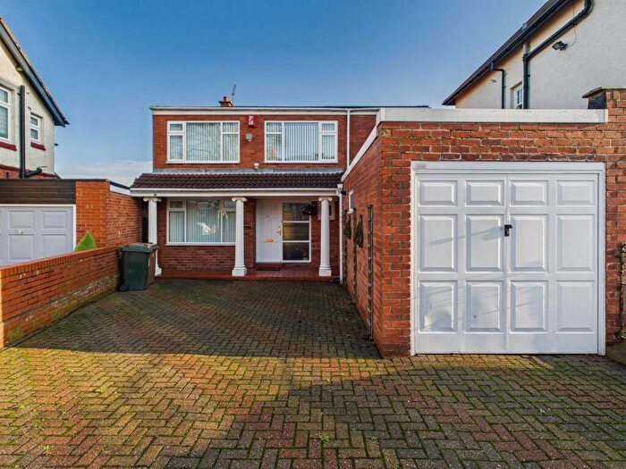 4 Bedroom Detached House For Sale In St. Georges Crescent, Monkseaton, NE25