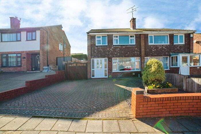 3 Bedroom Semi Detached House For Sale In Bracken Hill, Mansfield, Nottinghamshire, NG18