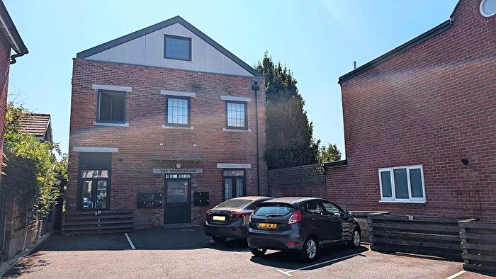 Flat To Rent In Western Road, Lymington, Hampshire, SO41