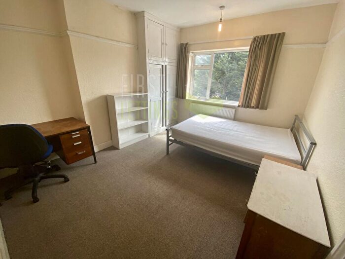 5 Bedroom Semi Detached House To Rent In Gainsborough Road, Clarendon Park, LE2
