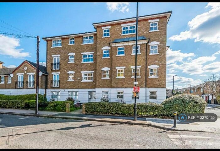 2 Bedroom Flat To Rent In Morley House, London, SE15